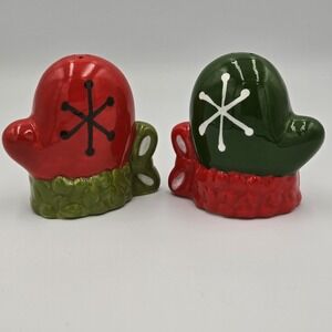 Holiday Time Christmas Mitten‎ Salt & Pepper Shakers Red Green w/ Box